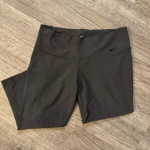 Nike dark grey capri length leggings size large